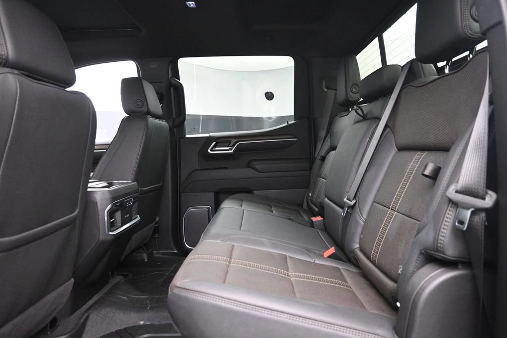 Used 2026 Chevrolet Silverado 1500 High Country AWD/4WD image 12