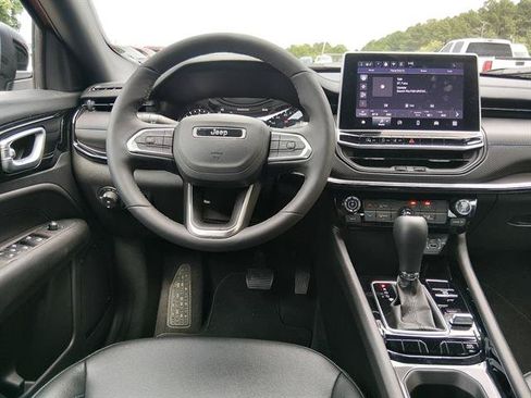 Certified 2026 Jeep Compass Latitude AWD/4WD image 10