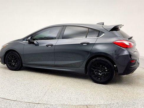 Used 2018 Chevrolet Cruze LT w/ Convenience Package image 3