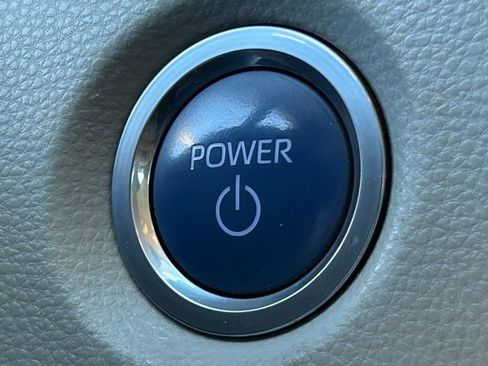 Used 2021 Toyota Corolla LE FWD image 15
