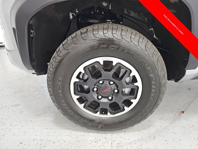 Certified 2025 Toyota Tacoma TRD Off-Road AWD/4WD image 10