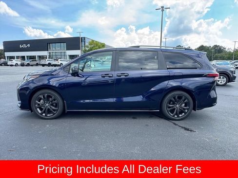 Used 2026 Toyota Sienna XSE FWD image 6
