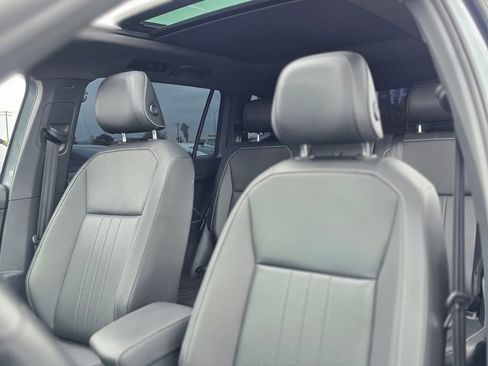 Used 2023 Volkswagen Tiguan SE R-Line FWD image 14