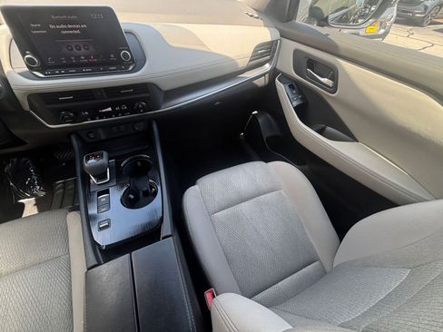 Used 2025 Nissan Rogue SV FWD image 37