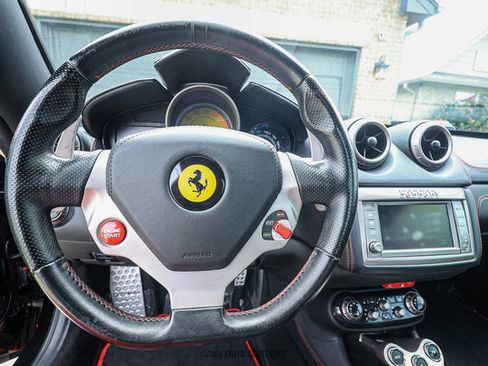 Used 2012 Ferrari California RWD image 38