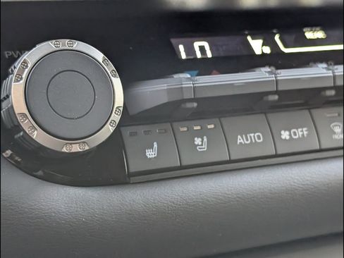 Used 2026 Toyota Sequoia Platinum image 17