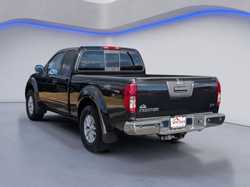 Used 2020 Nissan Frontier SV image 6
