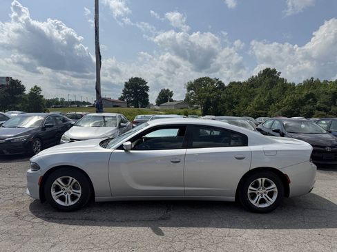 Used 2021 Dodge Charger SXT w/ Leather Interior Group RWD image 3
