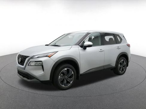 Used 2025 Nissan Rogue SV FWD image 3