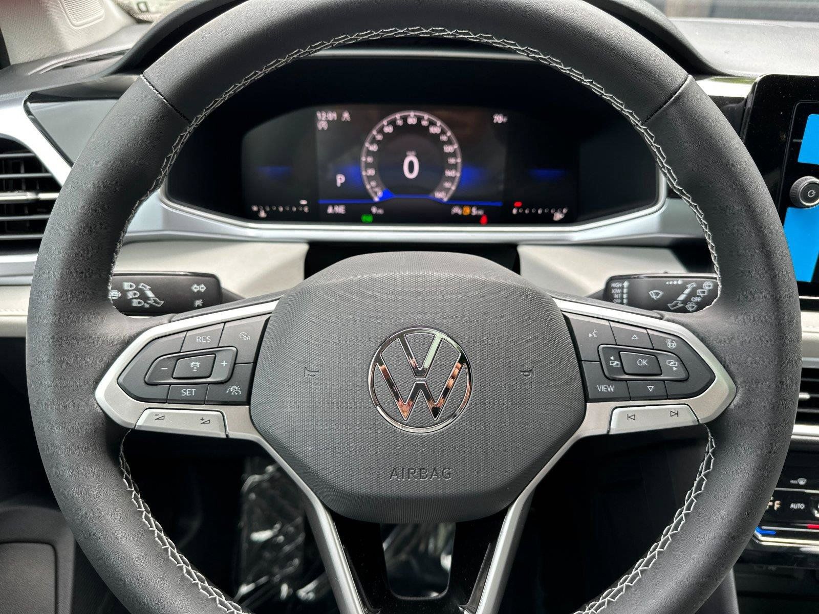 New 2026 Volkswagen Taos SE AWD/4WD image 22