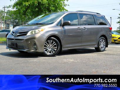 Used 2020 Toyota Sienna XLE w/ XLE Navigation Package