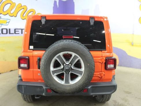 Used 2019 Jeep Wrangler Unlimited Sahara w/ Uconnect 4C Nav & Sound Group AWD/4WD image 7
