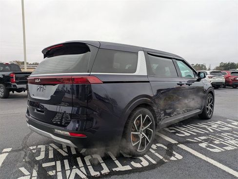 Used 2024 Kia Carnival LX image 5