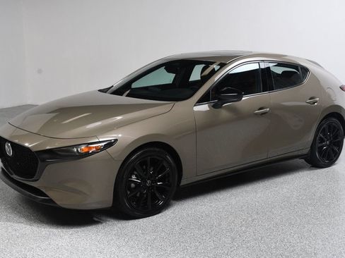 Used 2024 MAZDA MAZDA3 s AWD/4WD image 2