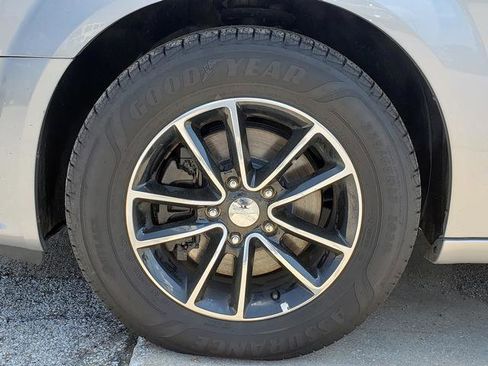 Used 2017 Dodge Grand Caravan GT FWD image 27