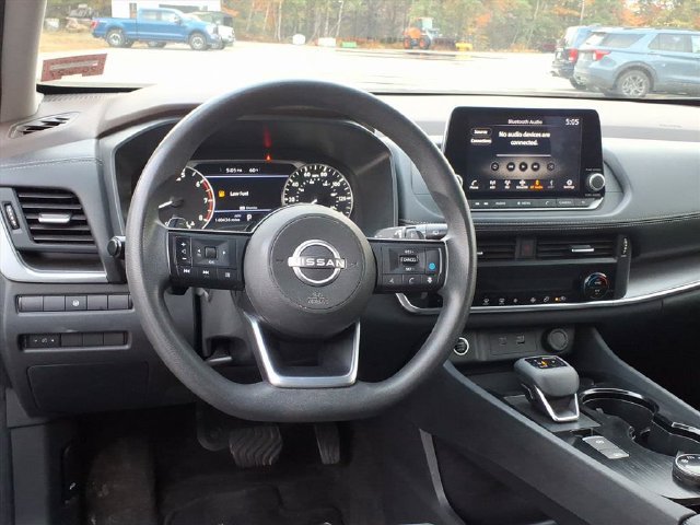 Used 2023 Nissan Rogue SV AWD/4WD image 18