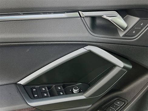 Used 2025 Audi Q3 2.0T Premium Plus image 19