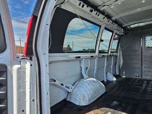 Used 2014 GMC Savana 2500 RWD image 31