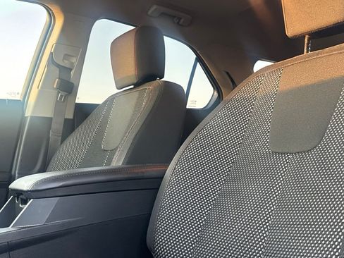 Used 2017 Chevrolet Equinox LT FWD image 44
