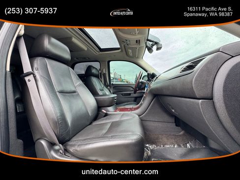 Used 2010 Cadillac Escalade Premium image 8