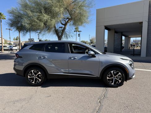 Certified 2024 Kia Sportage EX image 2