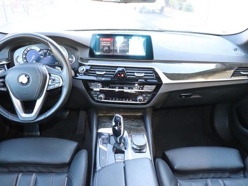 Used 2019 BMW 530i w/ Convenience Package image 24