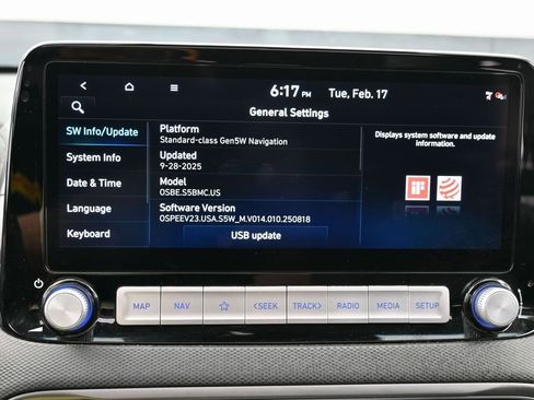 Used 2023 Hyundai Kona Limited image 26