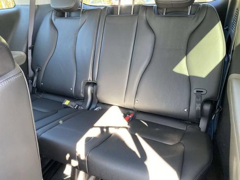 New 2026 Kia Carnival FWD image 25
