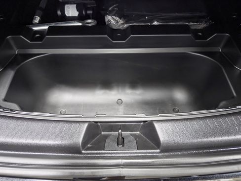 Used 2024 Chevrolet Equinox EV LT w/ LPO, Active Package FWD image 26