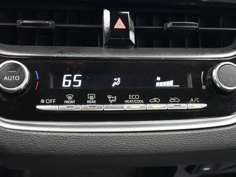 Used 2023 Toyota Corolla LE FWD image 31