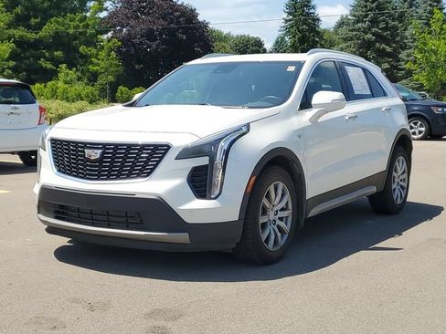 Used 2022 Cadillac XT4 Premium Luxury w/ Safety Alert Package AWD/4WD image 2