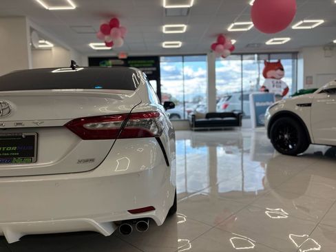 Used 2019 Toyota Camry XSE image 14