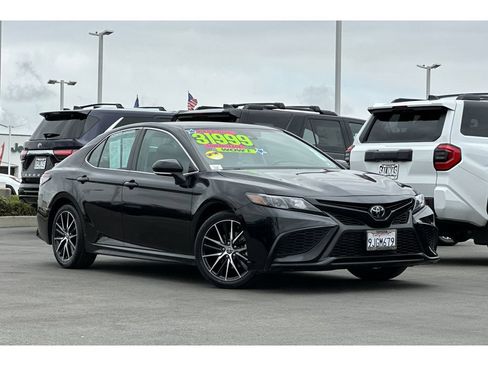 Used 2024 Toyota Camry SE w/ Blackout Package (TMS) FWD image 2