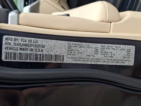 Used 2023 Jeep Grand Cherokee Limited w/ Luxury Tech Group II AWD/4WD image 29