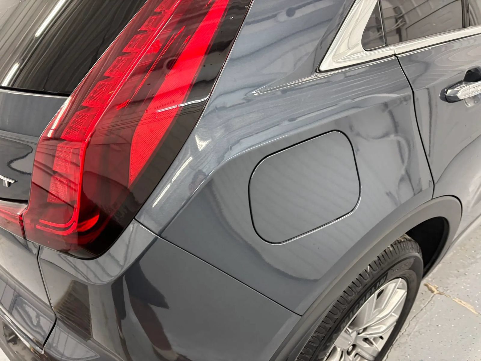 Used 2020 Cadillac XT4 Premium Luxury w/ Technology Package FWD image 24