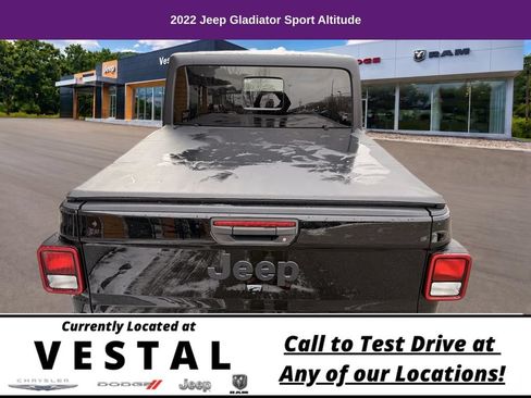 Used 2022 Jeep Gladiator Sport AWD/4WD image 10