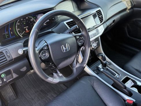 Used 2015 Honda Accord Touring image 18