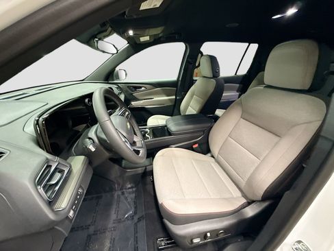 New 2026 Chevrolet Traverse LT w/ Driver Confidence Package AWD/4WD image 24