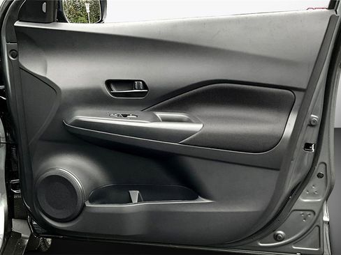 New 2025 Nissan Kicks Play S image 28