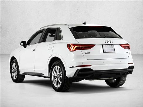 Certified 2025 Audi Q3 2.0T Premium w/ Convenience Package image 8