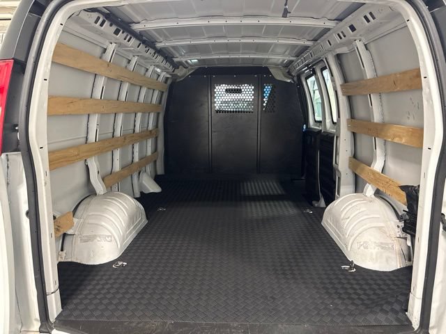 Used 2025 Chevrolet Express 2500 w/ Driver Convenience Package RWD image 23