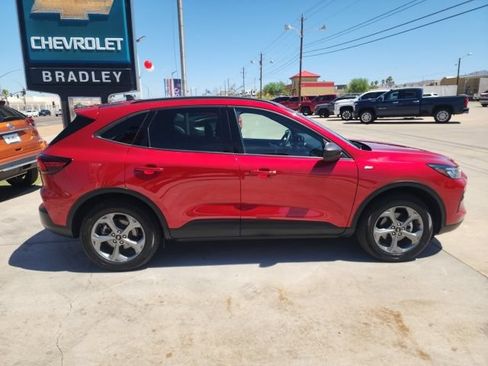 Used 2025 Ford Escape ST-Line AWD/4WD image 3