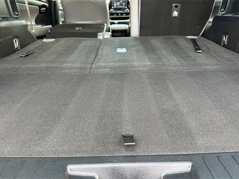 Used 2022 Toyota Highlander XLE image 17