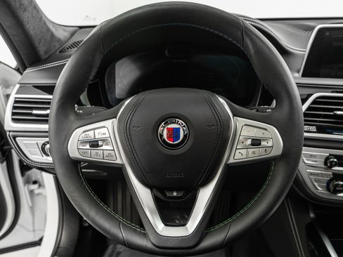 Used 2022 BMW ALPINA B7 xDrive w/ Luxury Rear Seating Package image 15