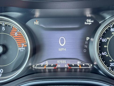 Used 2019 Jeep Cherokee Limited image 11