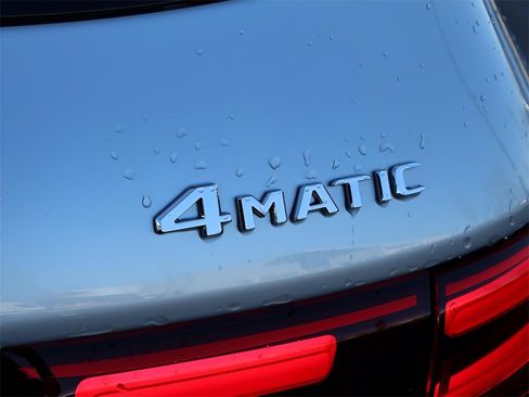 Certified 2025 Mercedes-Benz GLB 250 4MATIC image 9