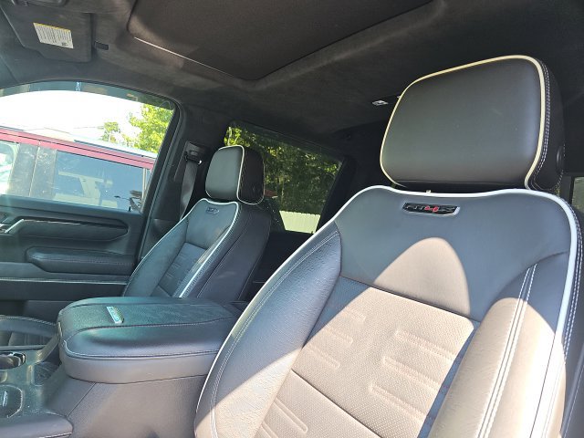 Used 2025 GMC Sierra 2500 AT4X AWD/4WD image 18