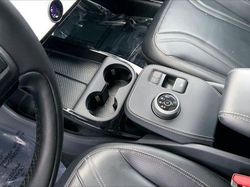 Used 2022 Ford Mustang Mach-E Premium image 16