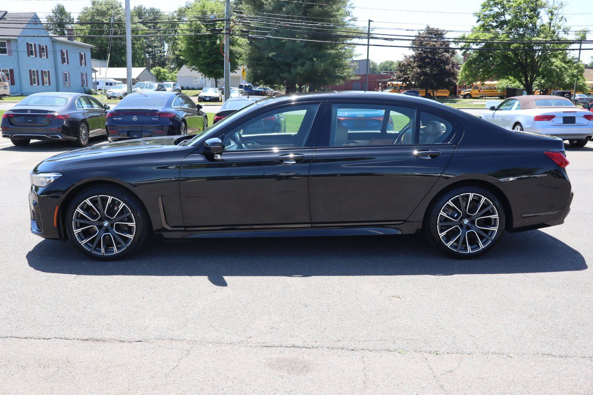 Used 2021 BMW 750i xDrive w/ Executive Package AWD/4WD image 9