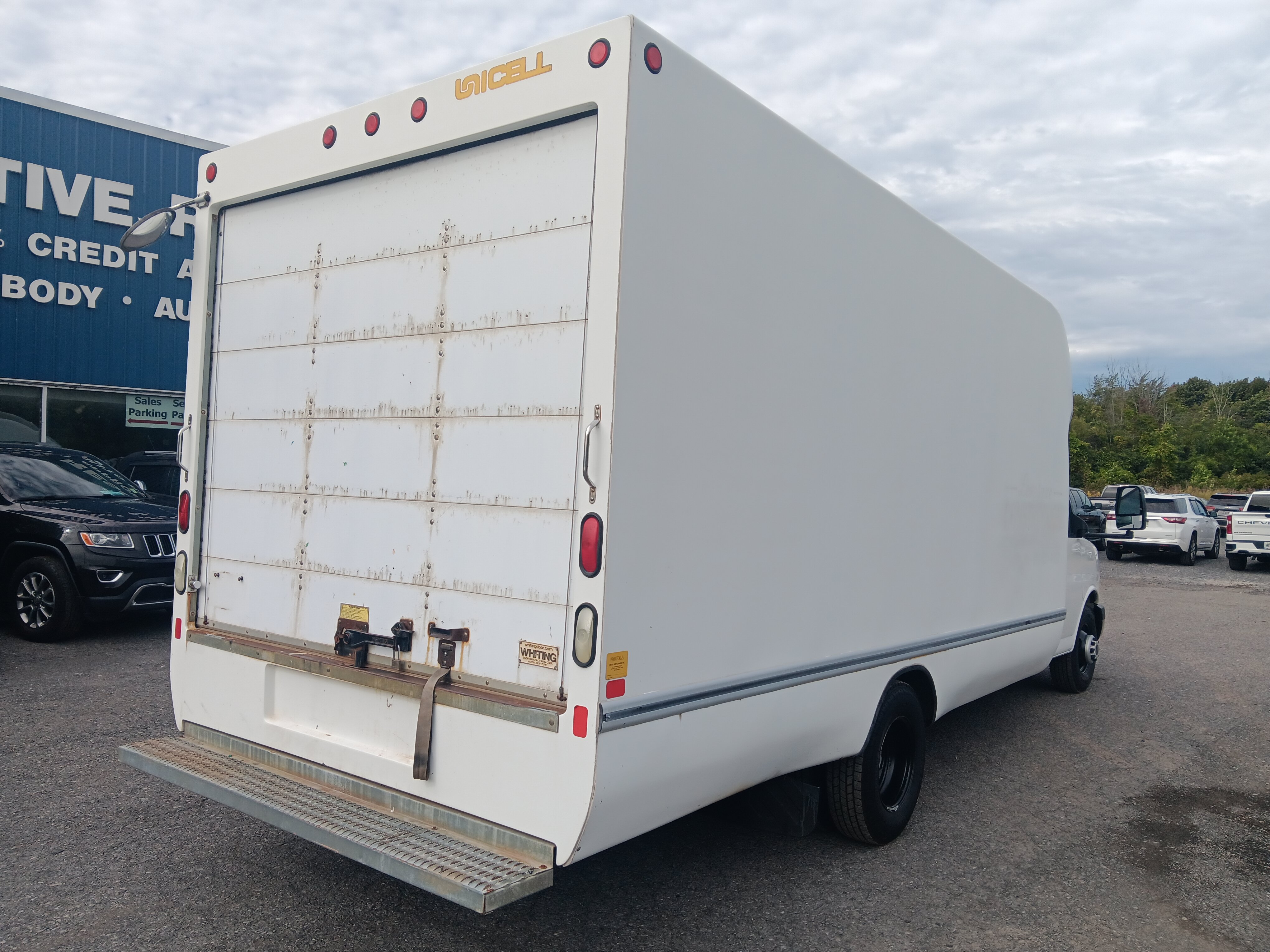 Used 2012 GMC Savana 3500 RWD image 5
